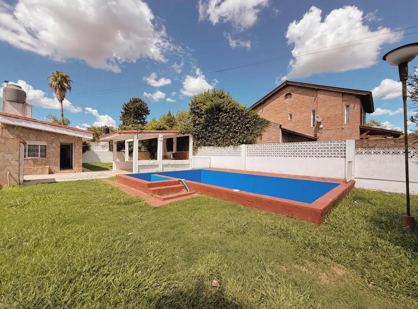 Av. Argentina 2200 - Casa De 1 Dormitorio Con Pileta En Venta - Country Profesional, Funes 4