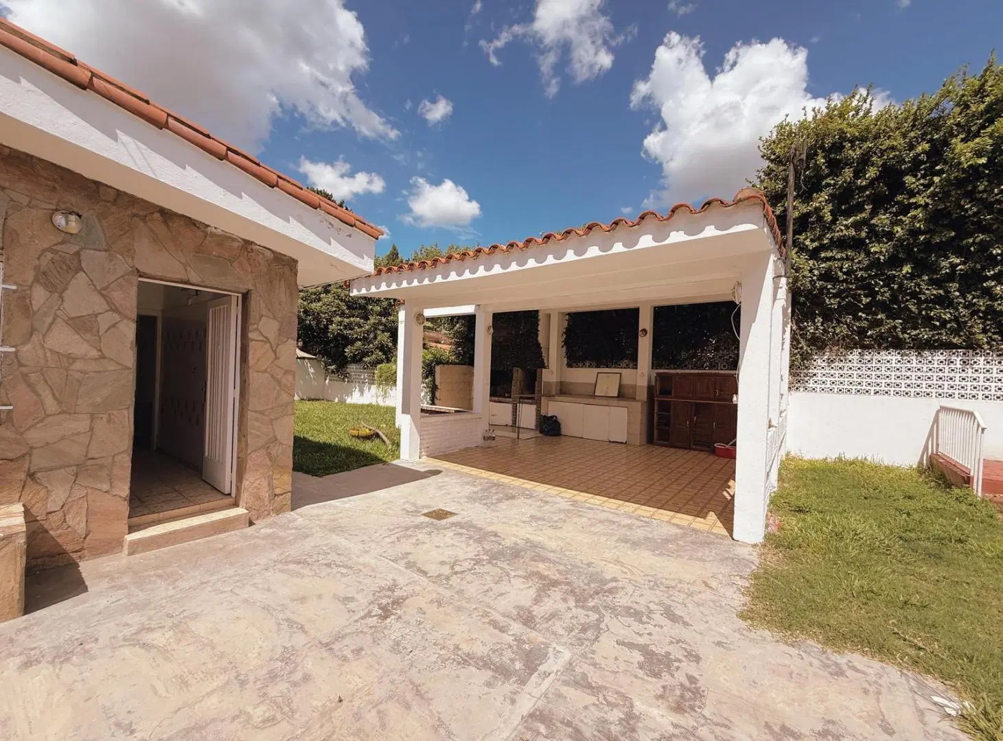 Av. Argentina 2200 - Casa De 1 Dormitorio Con Pileta En Venta - Country Profesional, Funes 1