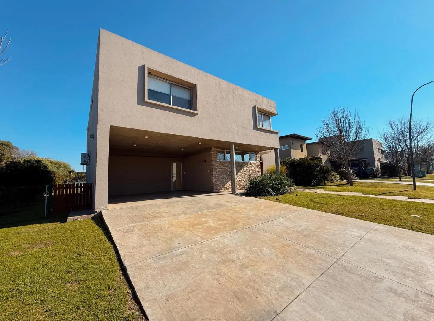San Sebastian - Casa Amoblada De 3 Dormitorios Con Pileta En Alquiler - Barrio Cerrado, Funes 3