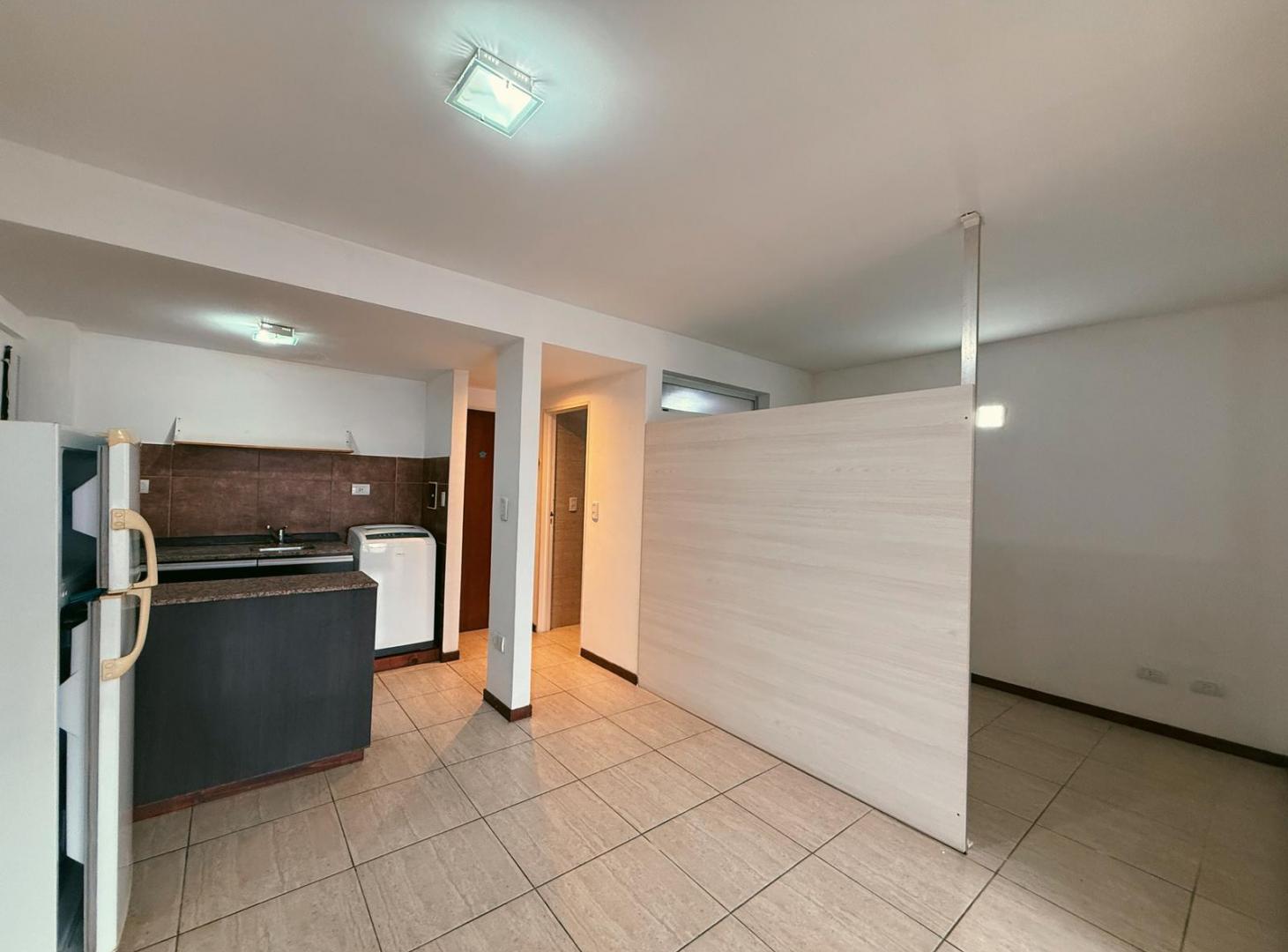 Foto de Av. Francia 2485 - Departamento Monoambiente Dividido Semi Amoblado En, imagen 4