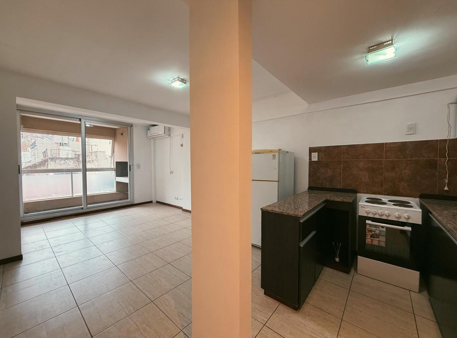 Foto de Av. Francia 2485 - Departamento Monoambiente Dividido Semi Amoblado En, imagen 1