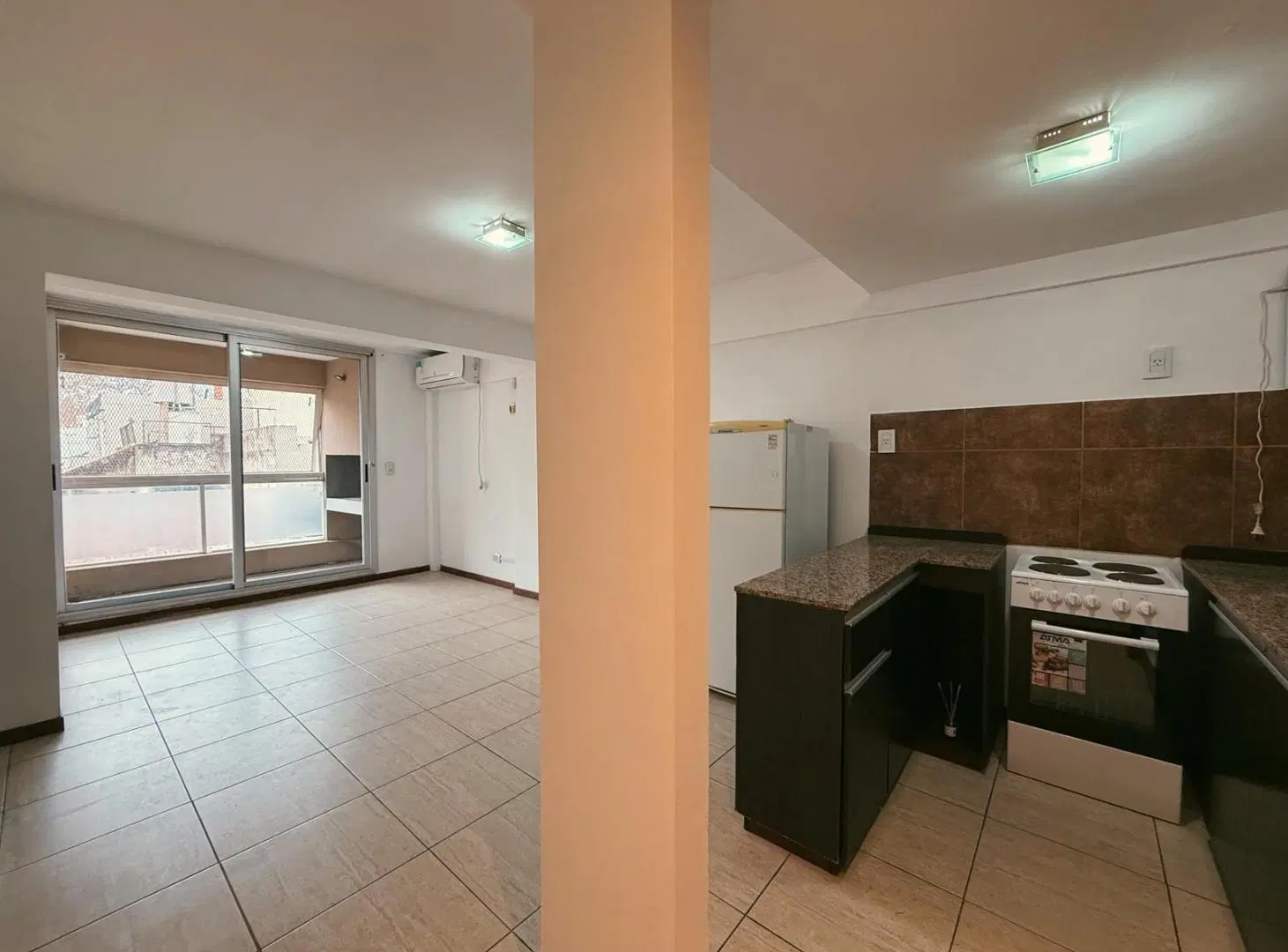 Av. Francia 2485 - Departamento Monoambiente Dividido Semi Amoblado En Alquiler - Rosario 1