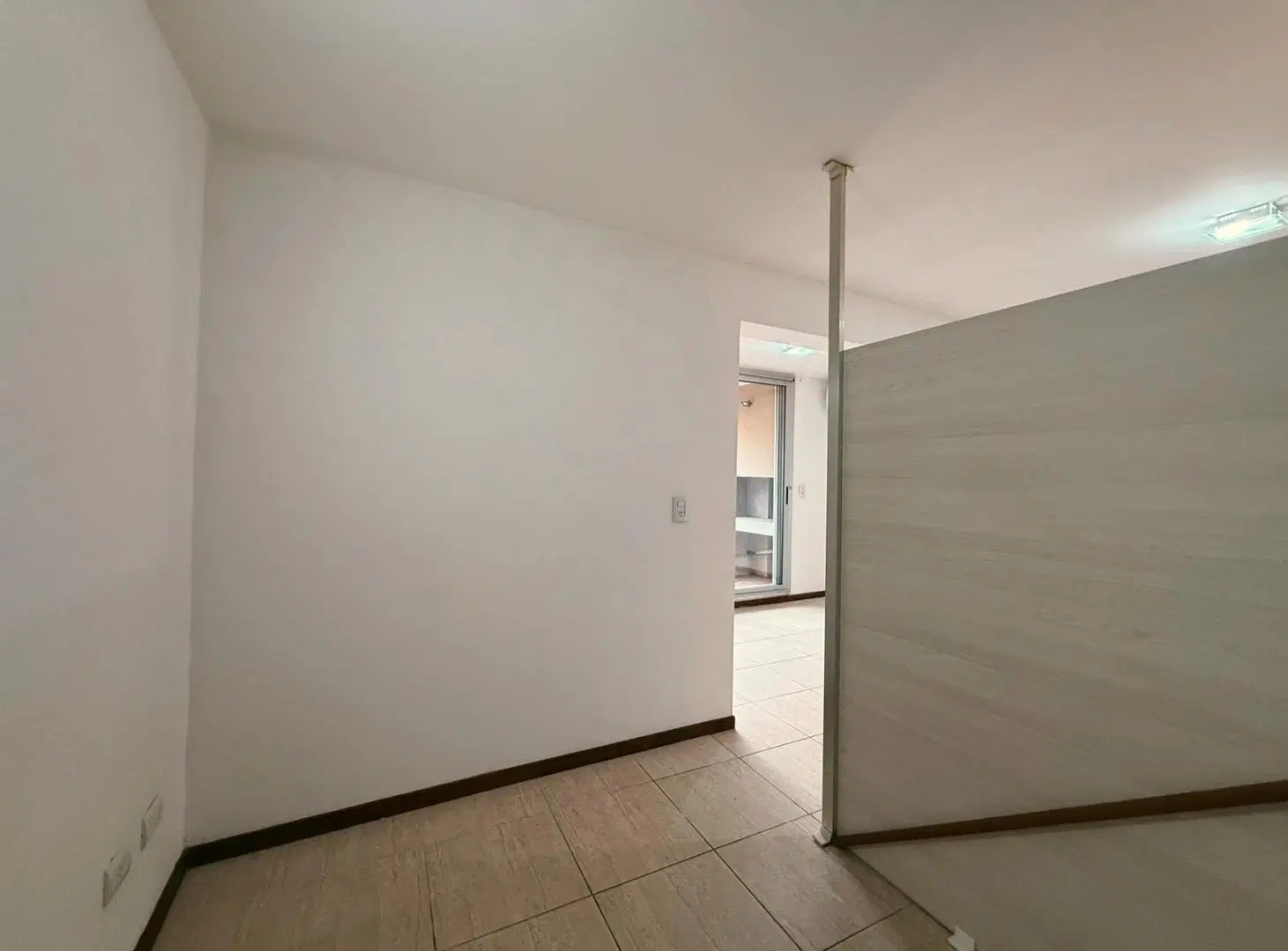 Av. Francia 2485 - Departamento Monoambiente Dividido Semi Amoblado En Alquiler - Rosario 5