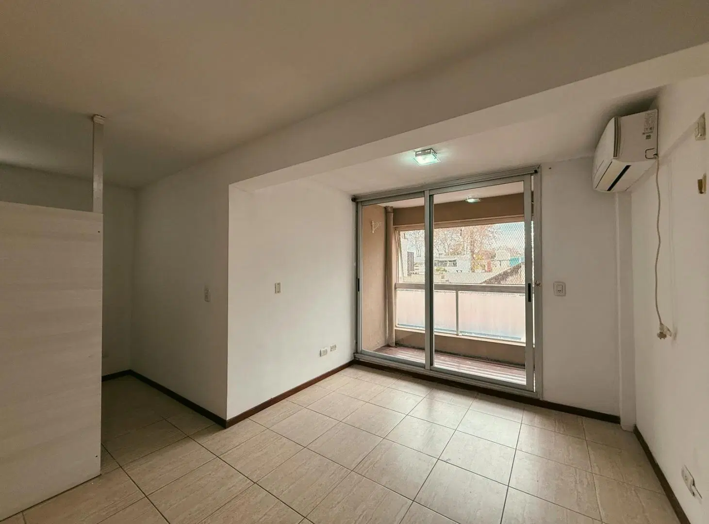Av. Francia 2485 - Departamento Monoambiente Dividido Semi Amoblado En Alquiler - Rosario 8