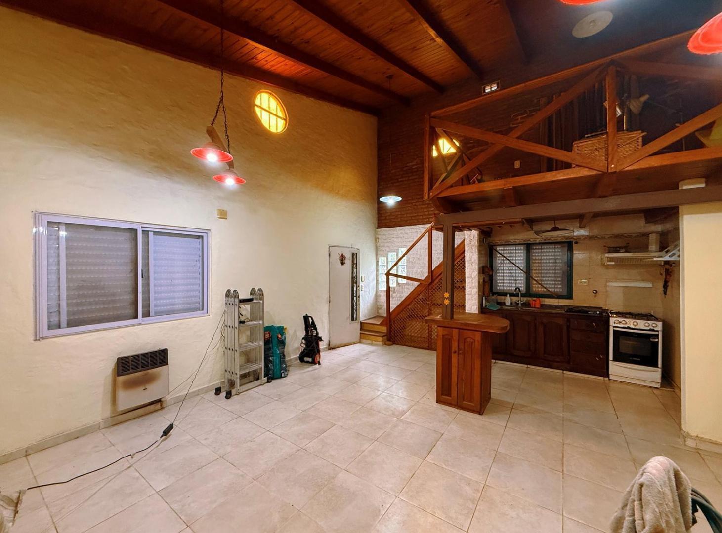 Foto de La Taba 1917 - Casa De 2 Dormitorios Con Pileta En Alquiler - Funes, imagen 5