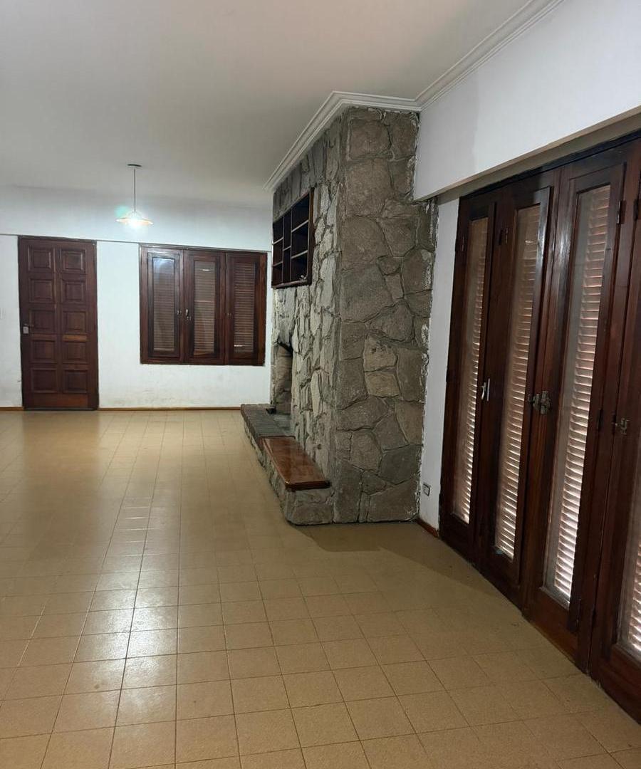Foto de Casa en alquiler en Funes Uso Comercial, 4 habitaciones y piscina, imagen 5