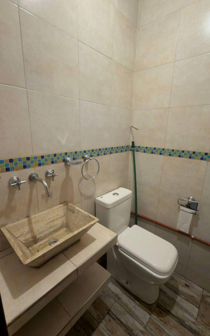 Foto de Hermoso local comercial para alquiler en Avenida 7 y Dardo Rocha, imagen 2