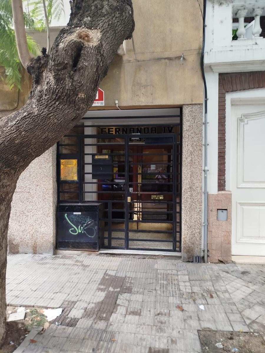 Departamento de 3 Dorm. en El Centro a Una Cuadra de Pellegrini 3