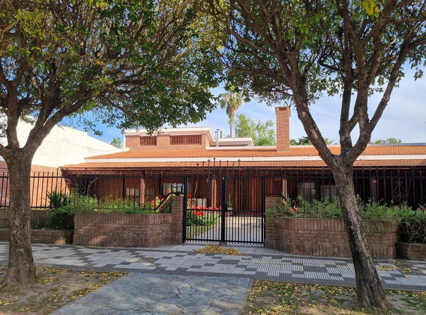 Casa de 3 dormitorios en Oliveros