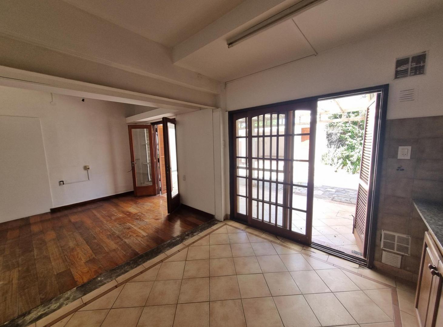 Foto de Casa con dependencia en venta en Maciel, imagen 4