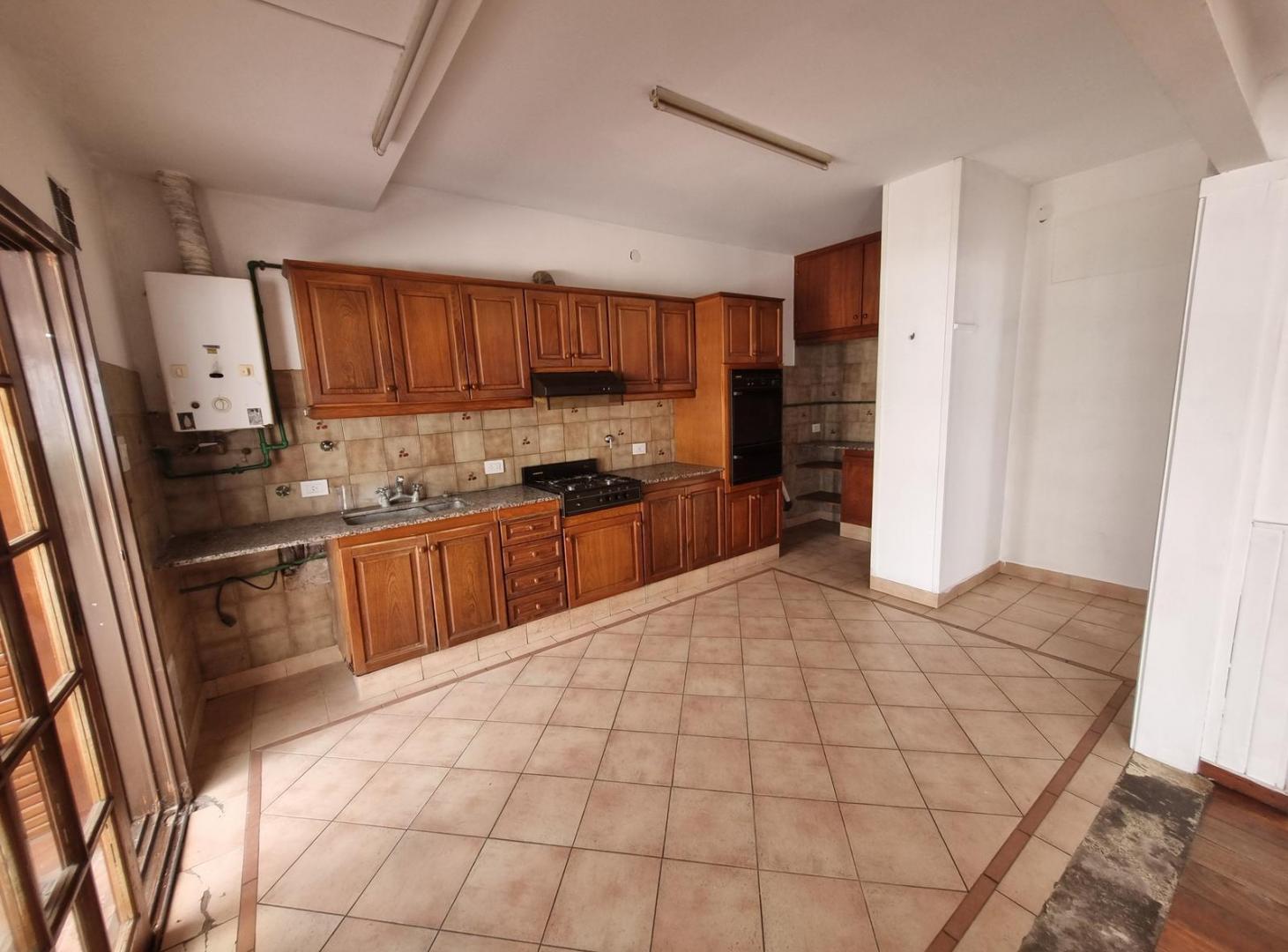 Foto de Casa con dependencia en venta en Maciel, imagen 2