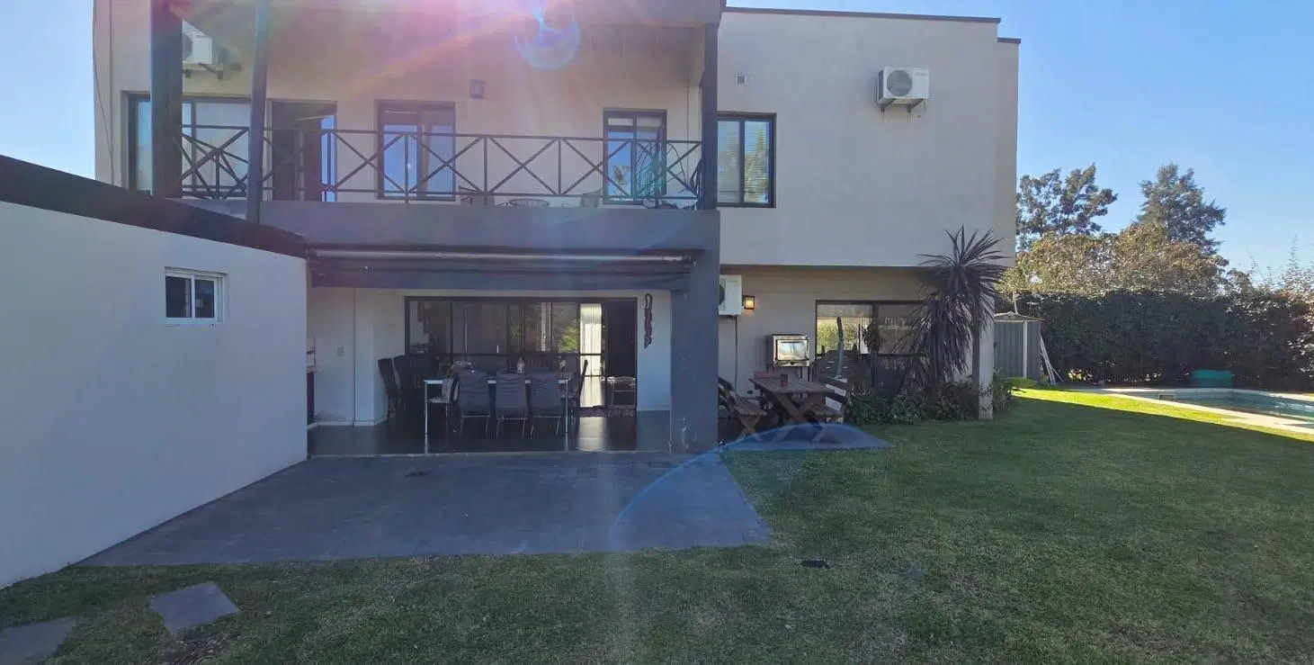 VENTA CASA 3 DORMITORIOS EN Benavidez BARRIO PRIVADO SAN AGUSTIN 1