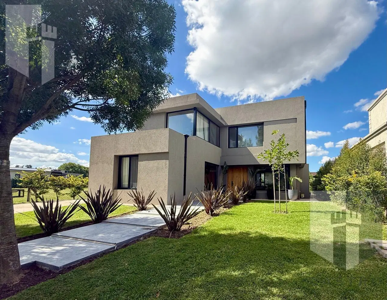Venta Casa 6 Ambientes en Barrio Privado Santo Tomás Pilar con Pileta y Parque 3