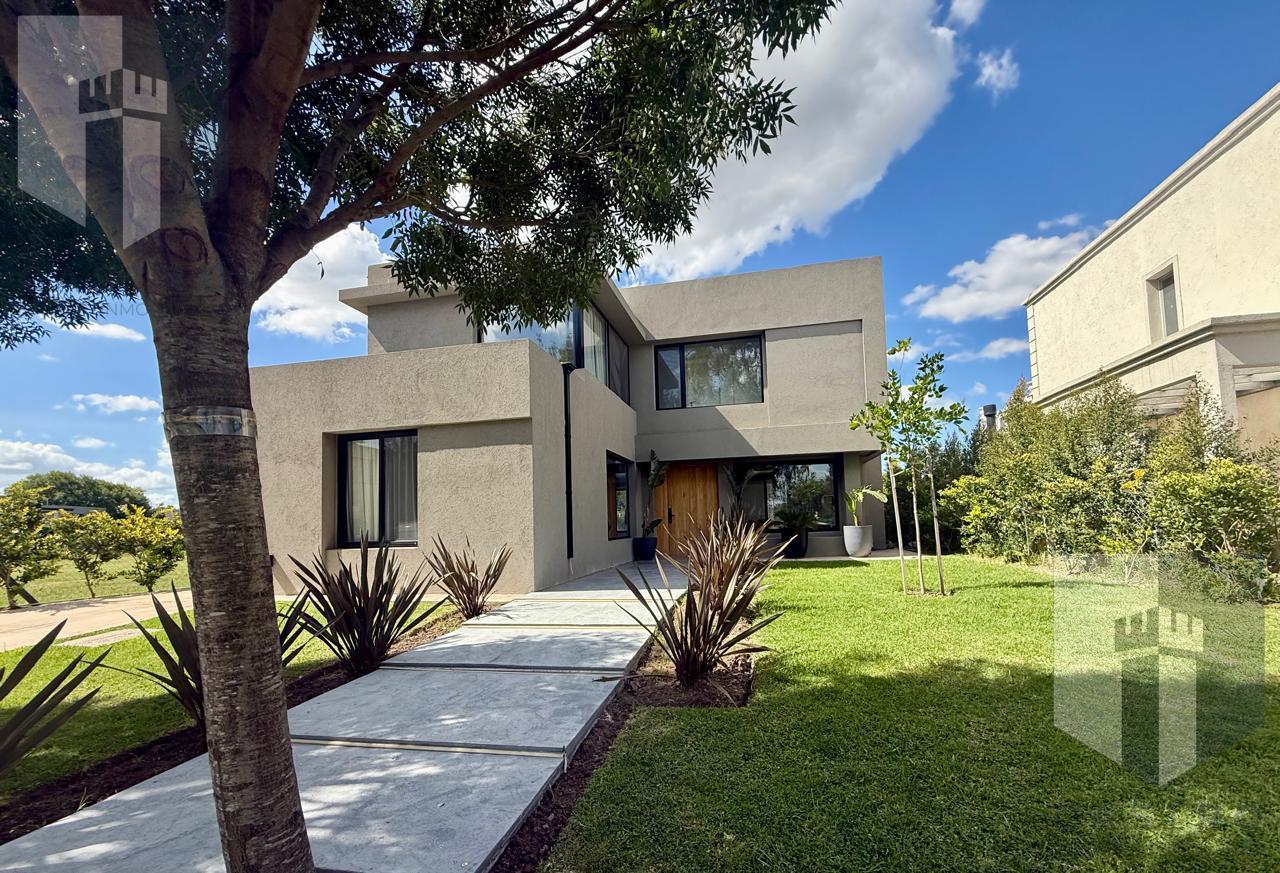 Venta Casa 6 Ambientes en Barrio Privado Santo Tomás Pilar con Pileta y Parque
