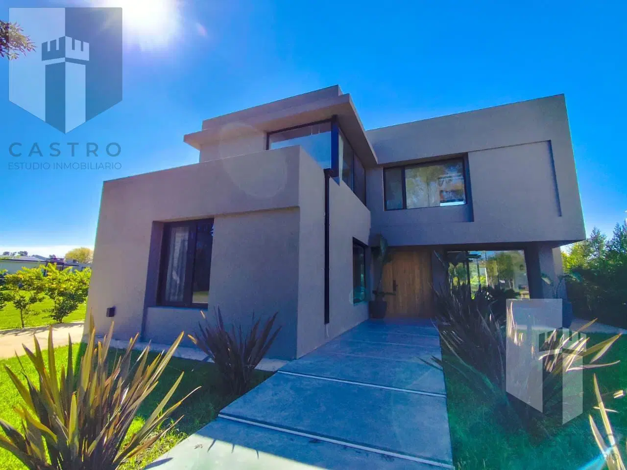 Venta Casa 6 Ambientes en Barrio Privado Santo Tomás Pilar con Pileta y Parque 2