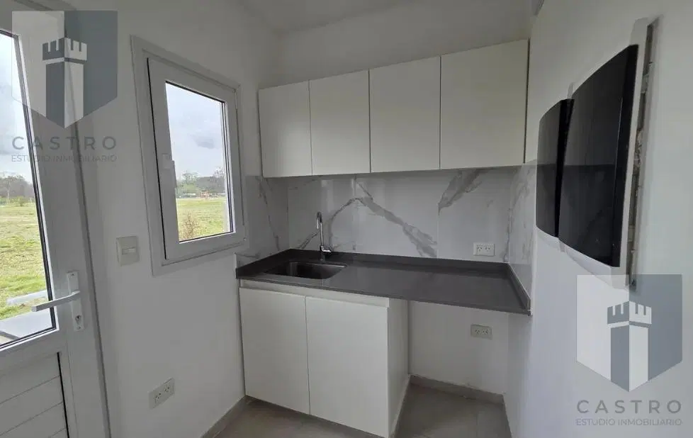 VENTA CASA 4 DORMITORIOS A ESTRENAR EN BARRIO VILLAGE JOVEN BELLA VISTA 5