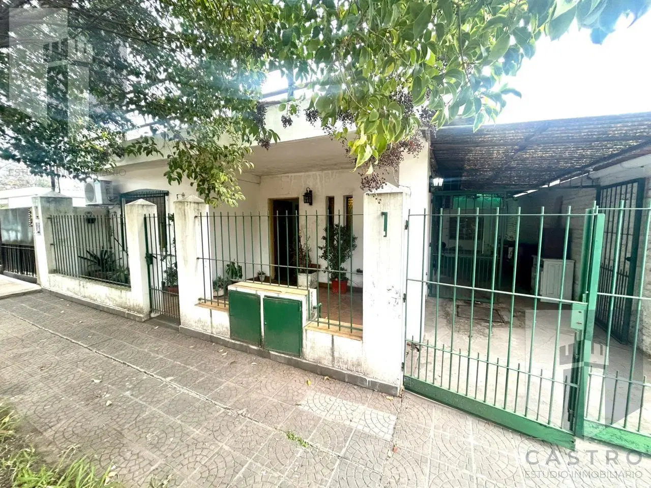 Venta Casa 3 ambientes + Departamento 3 ambientes en Bella Vista, APTO CREDITO 3