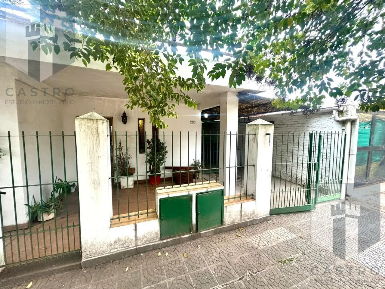 Venta Casa 3 ambientes + Departamento 3 ambientes en Bella Vista, APTO CREDITO 1