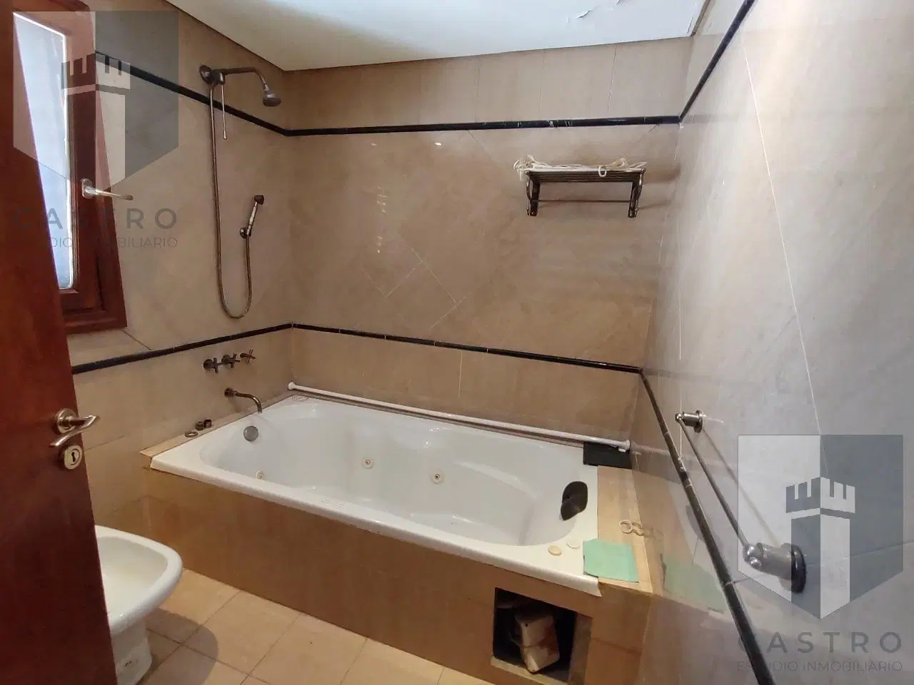 VENTA CASA BELLA VISTA 4