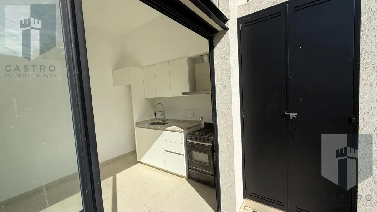 Venta Departamento Duplex San Miguel Muñiz Luminoso amplio con cochera servicios independientes 2