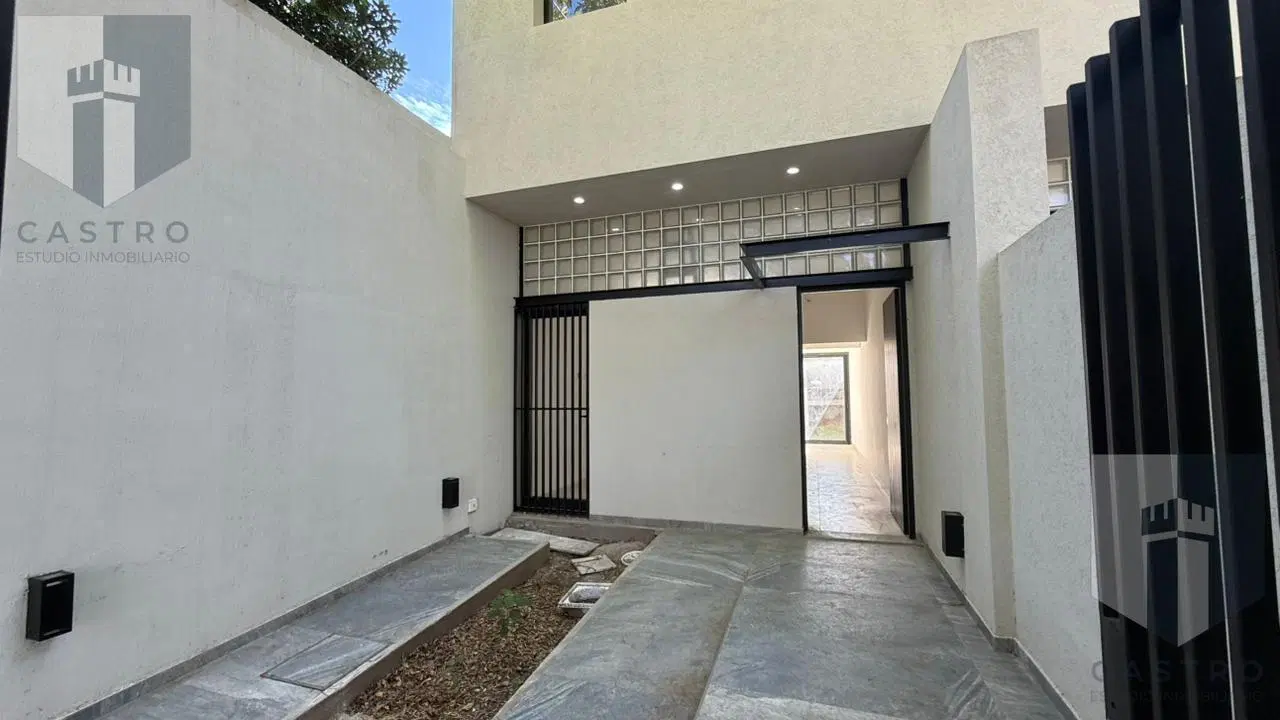 Venta Departamento Duplex San Miguel Muñiz Luminoso amplio con cochera servicios independientes 4