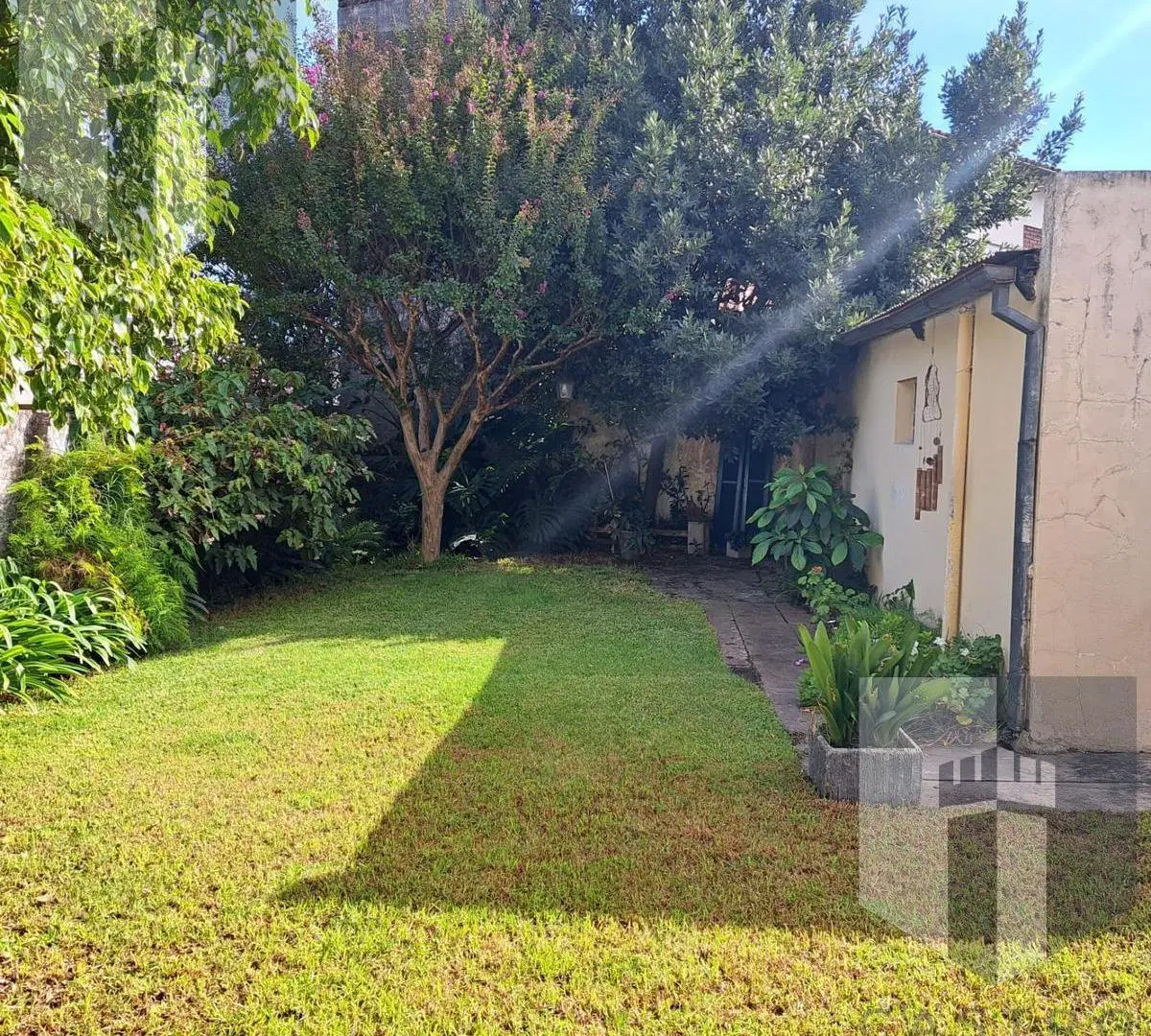 VENTA 2 LOCALES MAS DEPARTAMENTO EN BELLA VISTA, OPORTUNIDAD DE RENTA !!! PERMUTA, FINANCIA 3