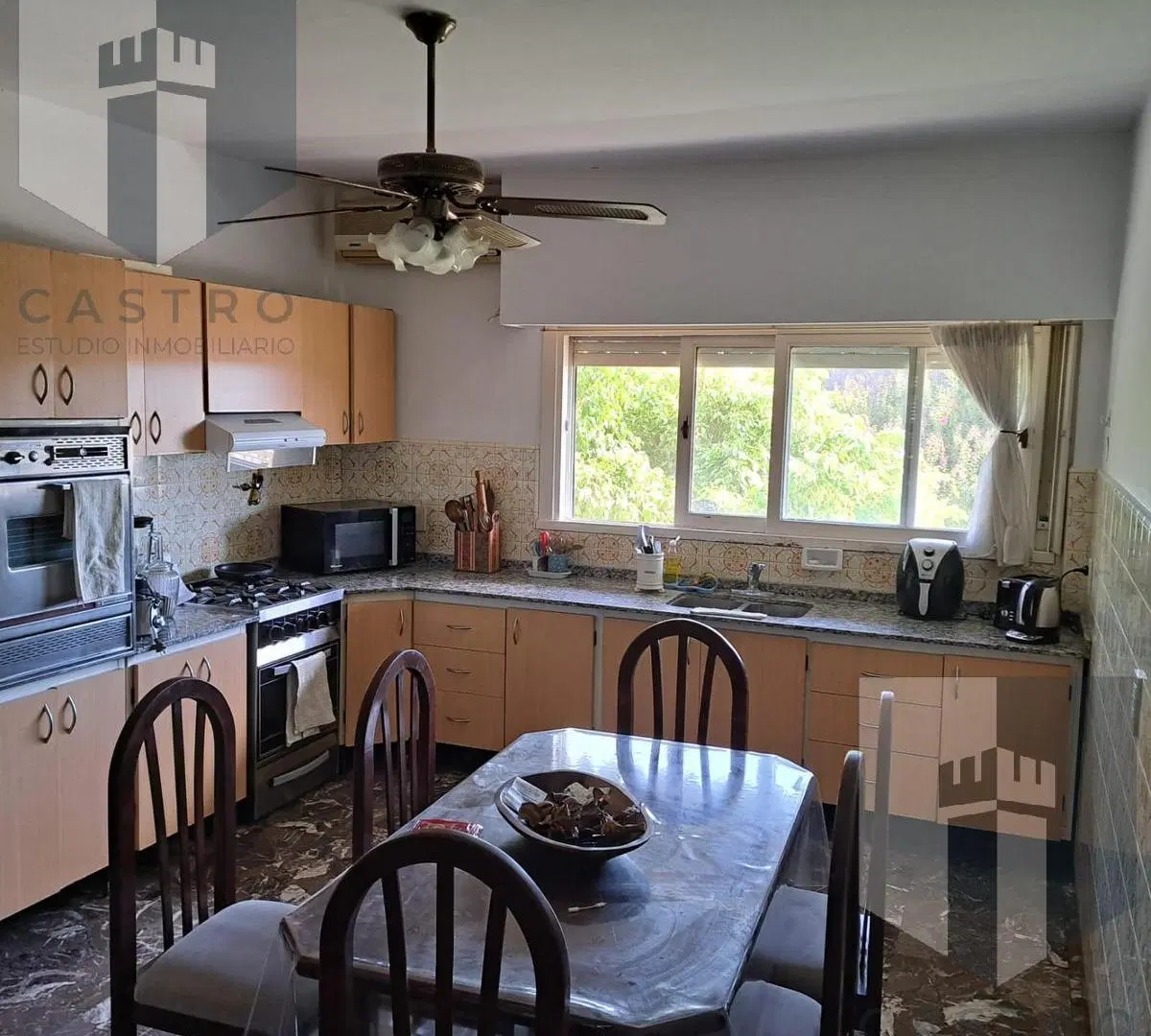 VENTA 2 LOCALES MAS DEPARTAMENTO EN BELLA VISTA, OPORTUNIDAD DE RENTA !!! PERMUTA, FINANCIA 5