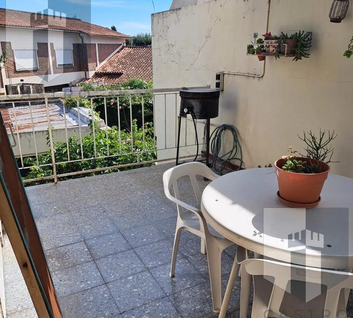 VENTA 2 LOCALES MAS DEPARTAMENTO EN BELLA VISTA, OPORTUNIDAD DE RENTA !!! PERMUTA, FINANCIA 4
