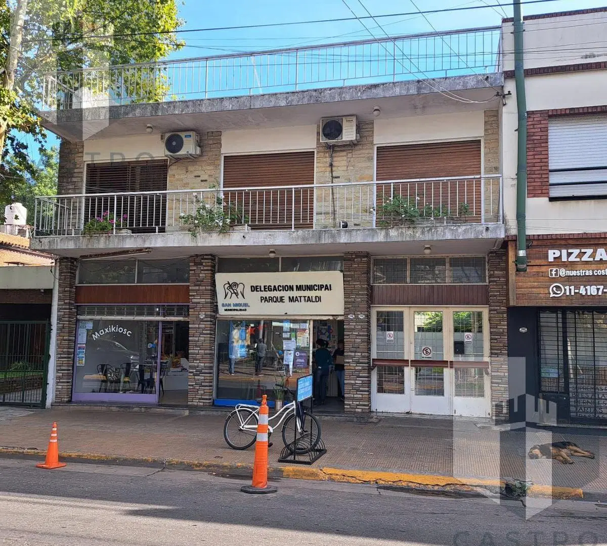 VENTA 2 LOCALES MAS DEPARTAMENTO EN BELLA VISTA, OPORTUNIDAD DE RENTA !!! PERMUTA, FINANCIA 2