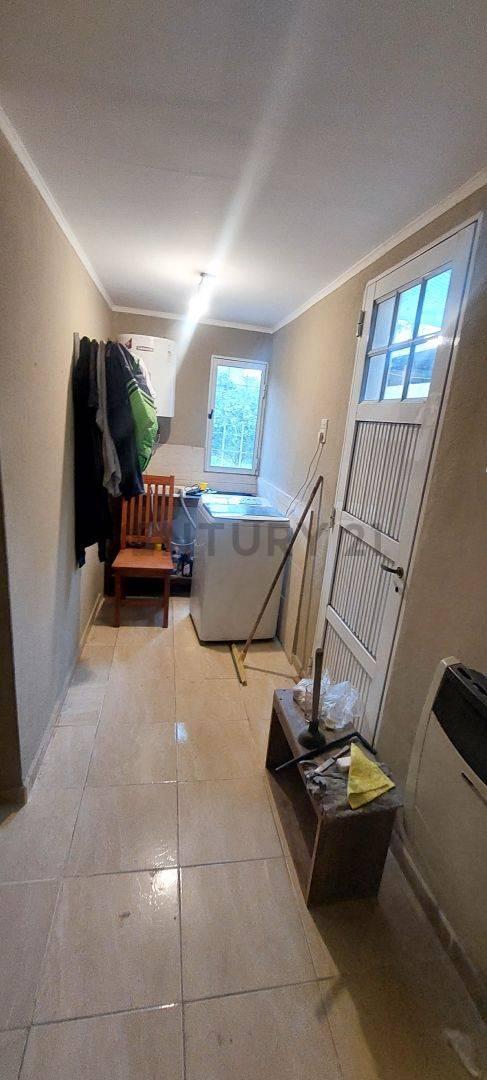 Venta de Casa 3 Dorm. 2 Baños, Lavadero, Living, Come. 1