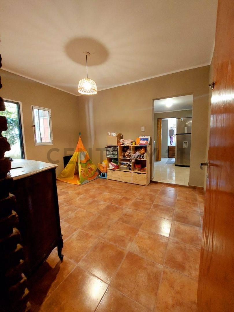 Venta de Casa 3 Dorm. 2 Baños, Lavadero, Living, Come. 2