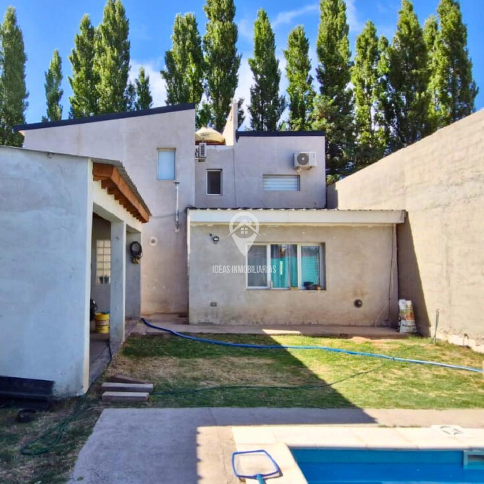 Casa en Venta con Pileta y Quincho | Barrio Los Cerezos II, Plottier 5