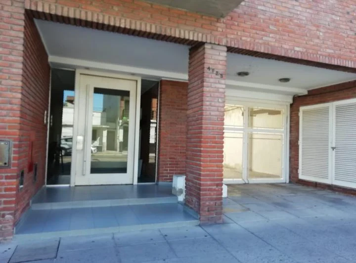 MONOAMBIENTE EN ALQUILER Av. Belgrano 4723 V. Dominico 4