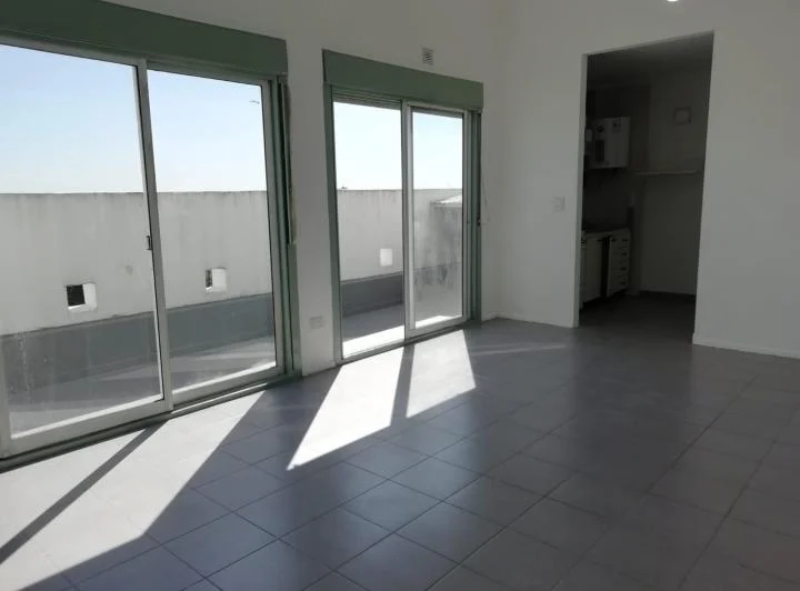 MONOAMBIENTE EN ALQUILER Av. Belgrano 4723 V. Dominico 3