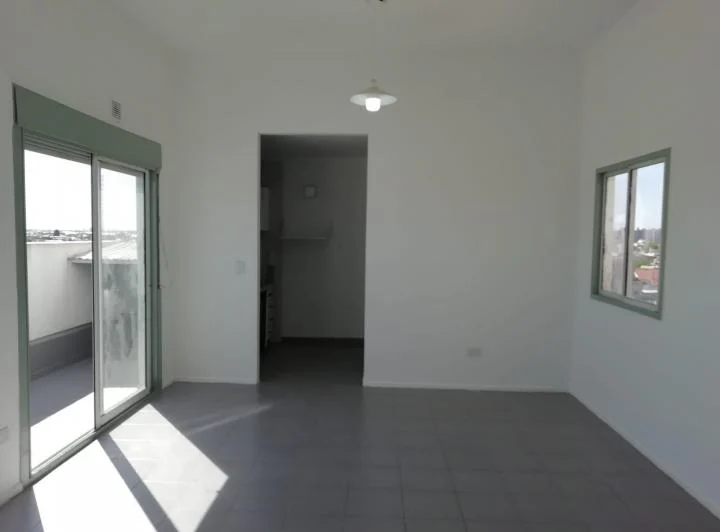 MONOAMBIENTE EN ALQUILER Av. Belgrano 4723 V. Dominico 2