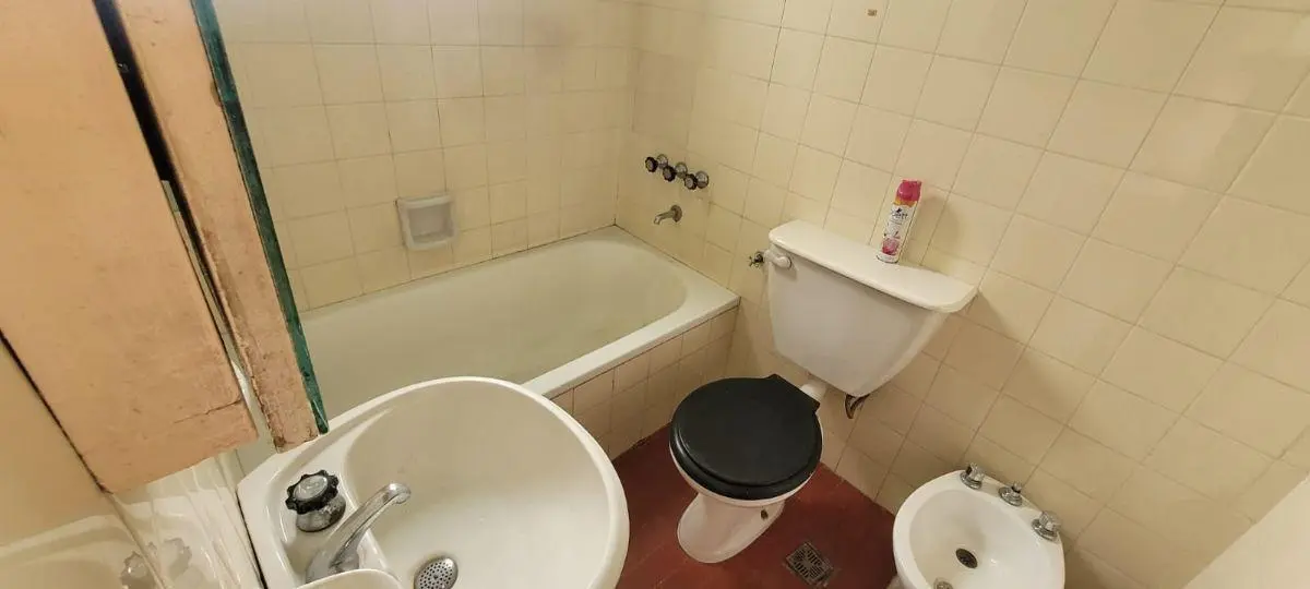 Monoambiente en venta y/o alquiler sobre Av. Mitre 2