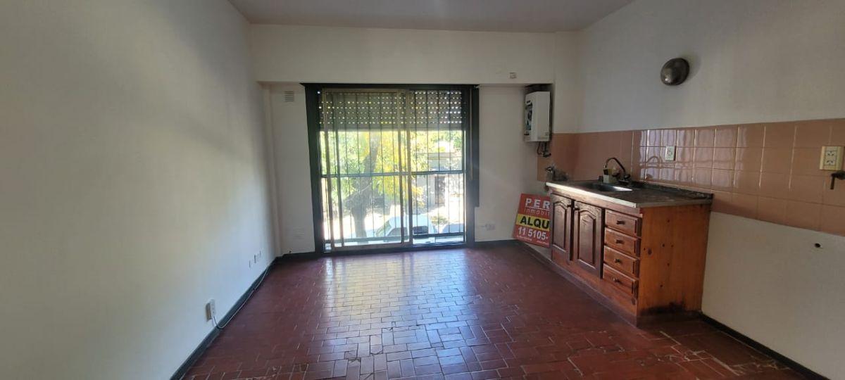 Foto de DEPARTAMENTO 2 Ambientes zona estacion Wilde ctro., imagen 3