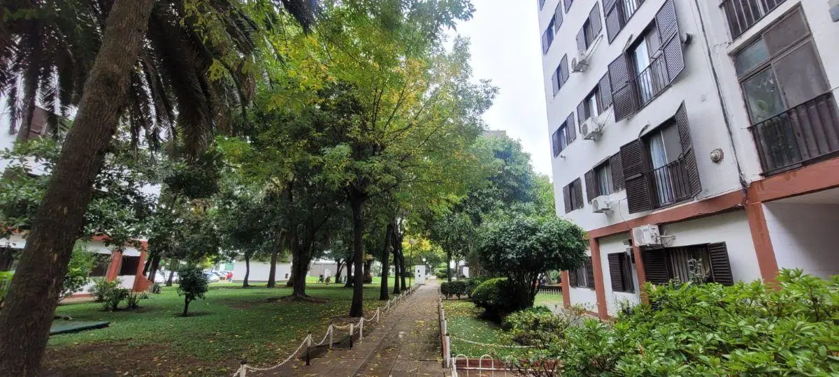 Departamento de 4 Ambientes en Complejo Las Flores al 1600 Wilde. torre 26 5