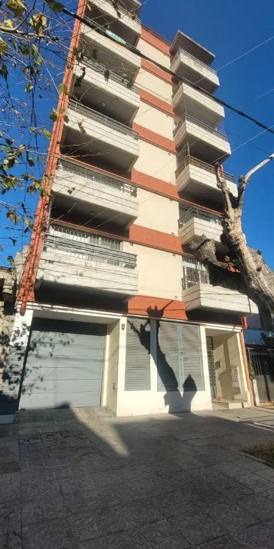 Departamento con cochera en Alquiler 2 amb Wilde Ctro. DISPONIBLE PARA AGOSTO ! 2