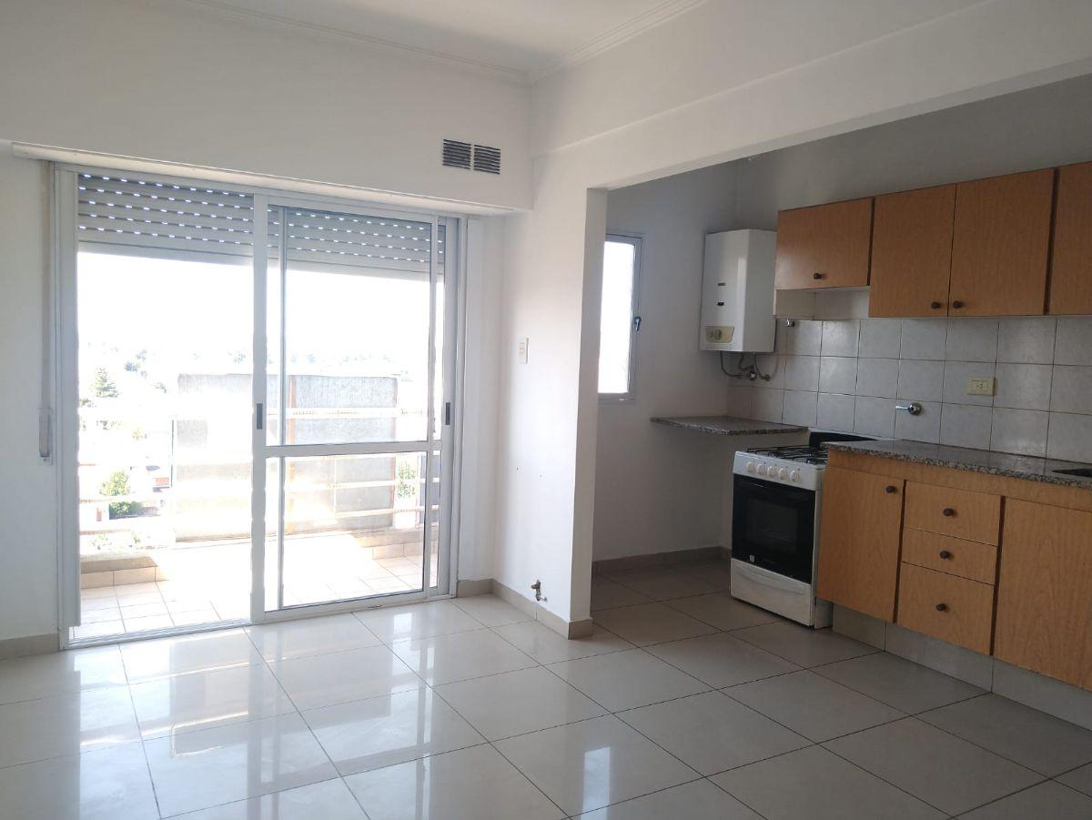 Foto de Departamento en Alquiler 3 ambientes sobre Avenida. Excelente unidad!, imagen 4