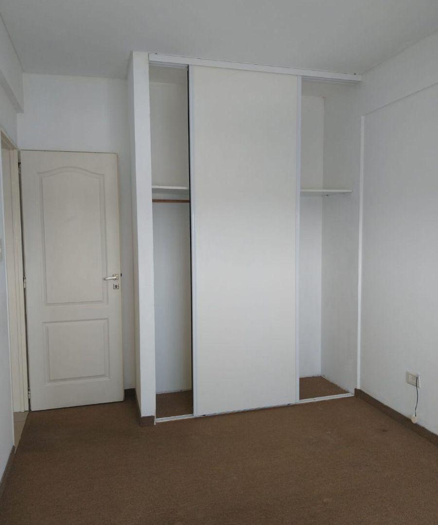 Foto de Departamento en Alquiler 3 ambientes sobre Avenida. Excelente unidad!, imagen 2