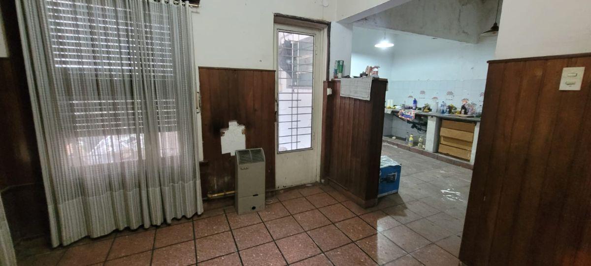 Foto de CASA PH EN VENTA 3 AMBIENTES OPORTUNIDAD PJE. ARIEL AL 600 WILDE, imagen 1