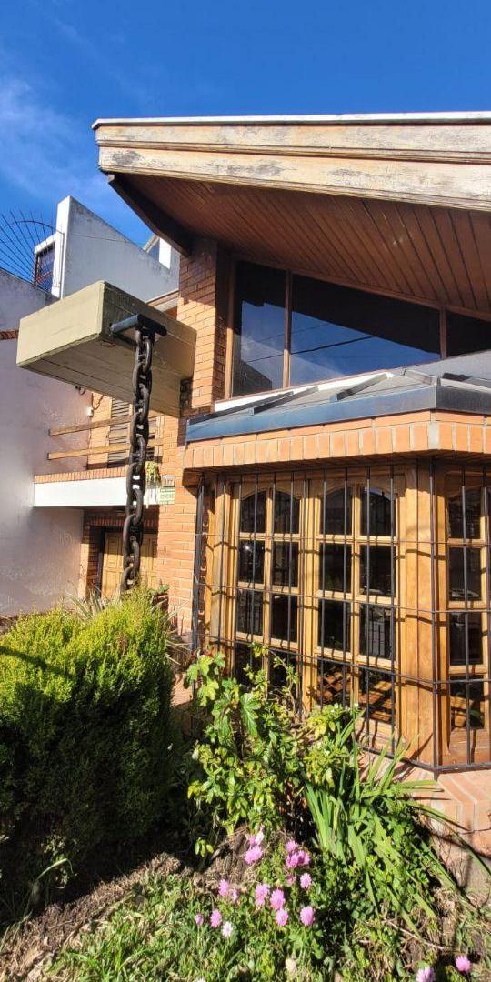 Foto de CASA EN VENTA, EXCELENTE PROPIEDAD EN WILDE CENTRO Lartigau al 400., imagen 1