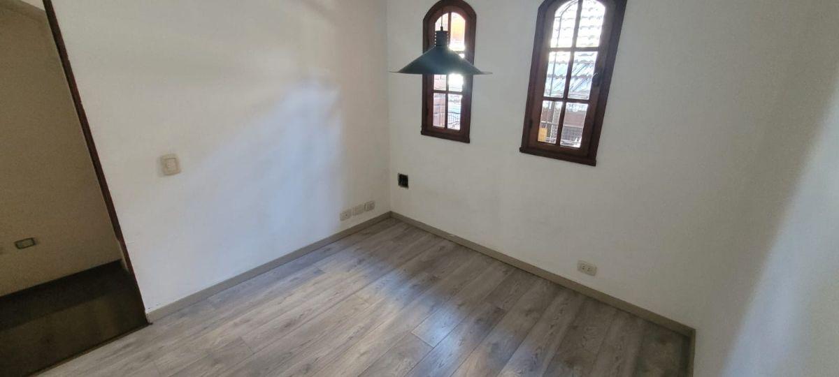 Foto de CASA EN VENTA, EXCELENTE PROPIEDAD EN WILDE CENTRO Lartigau al 400., imagen 2