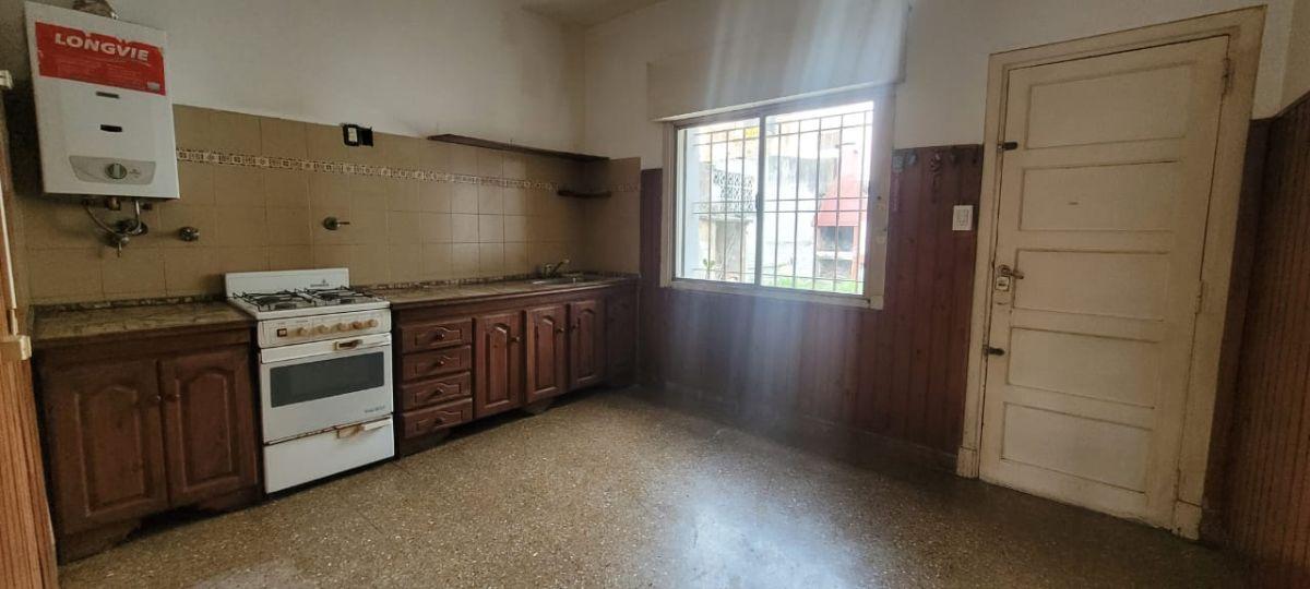 Foto de Casa de 70 m² con 2 dormitorios y fondo libre en alquiler en Wilde, imagen 2