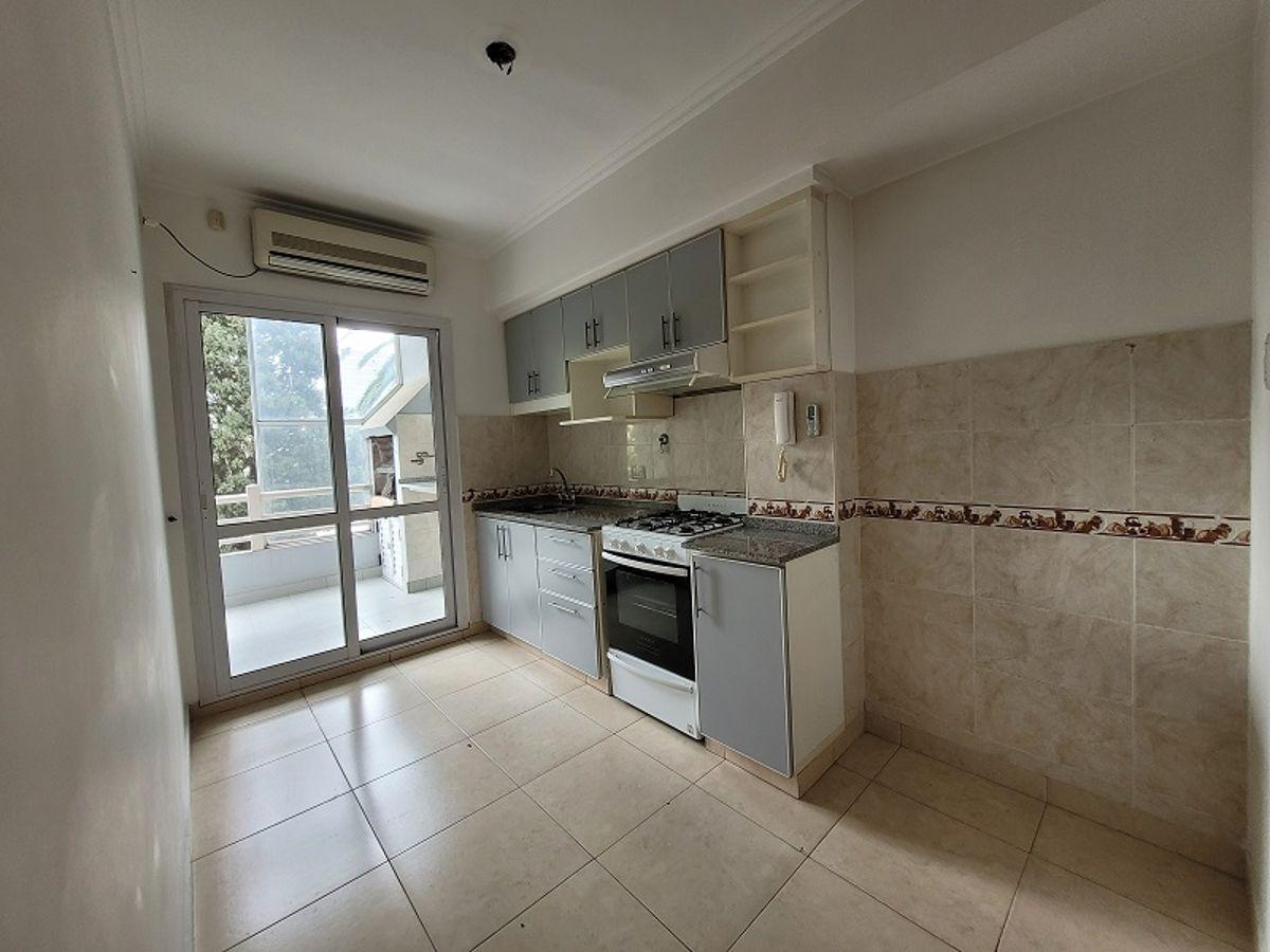 Foto de DEPARTAMENTO 2 AMBIENTES s/Av. Mitre Muy Lindo !! Con parrilla!, imagen 3