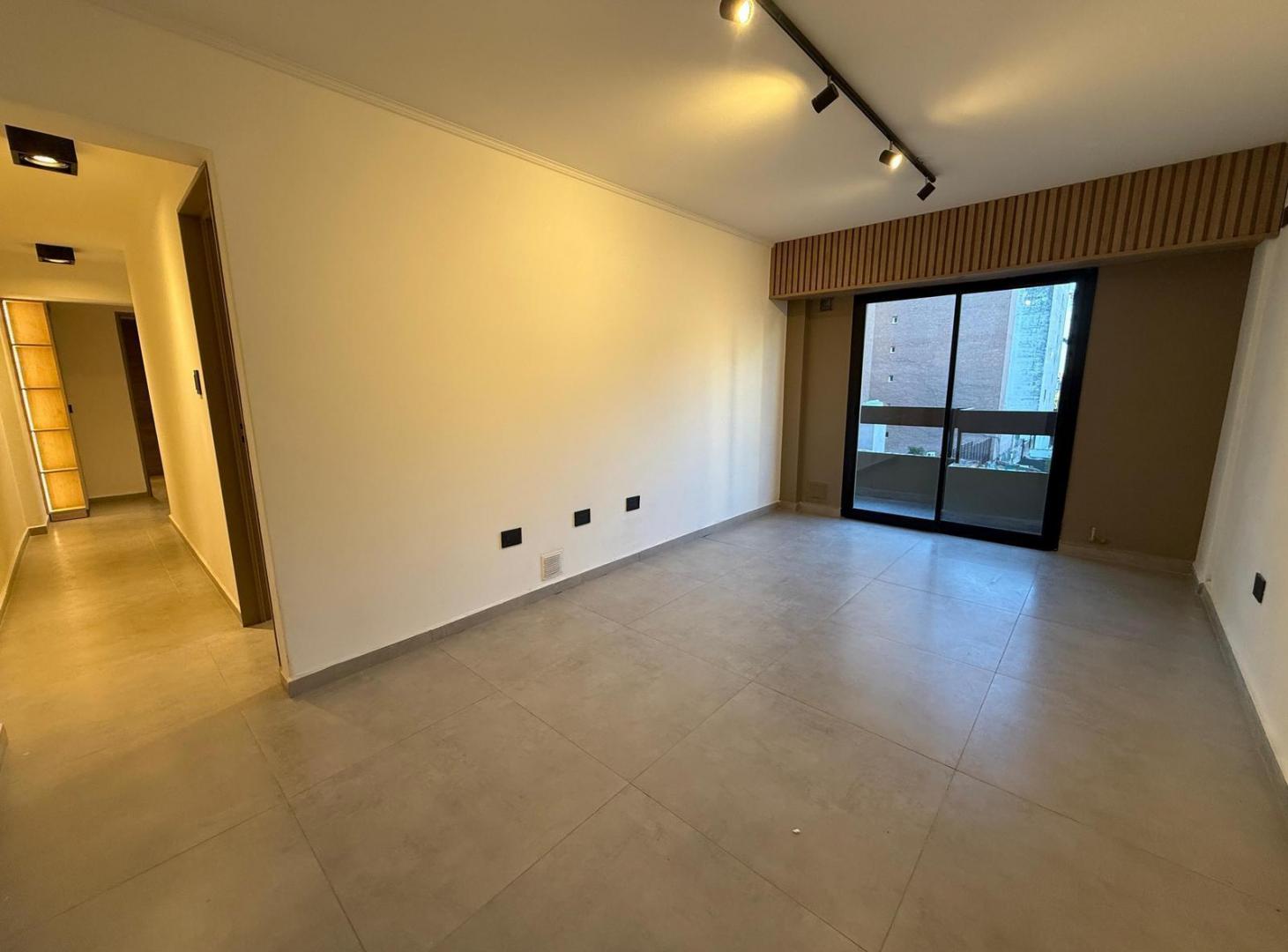 Foto de VENTA | Rondeau | B° Nueva Córdoba | Piso 4 | 2 Dorm | Reciclado Balcón, imagen 2