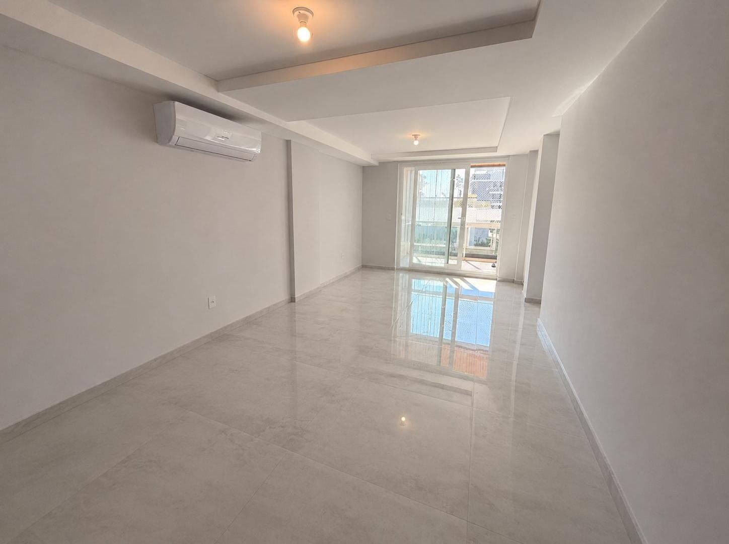 ALQUILER | 2 Dormitorios | Chateau Carreras | 2 Cocheras Balcón con Asador