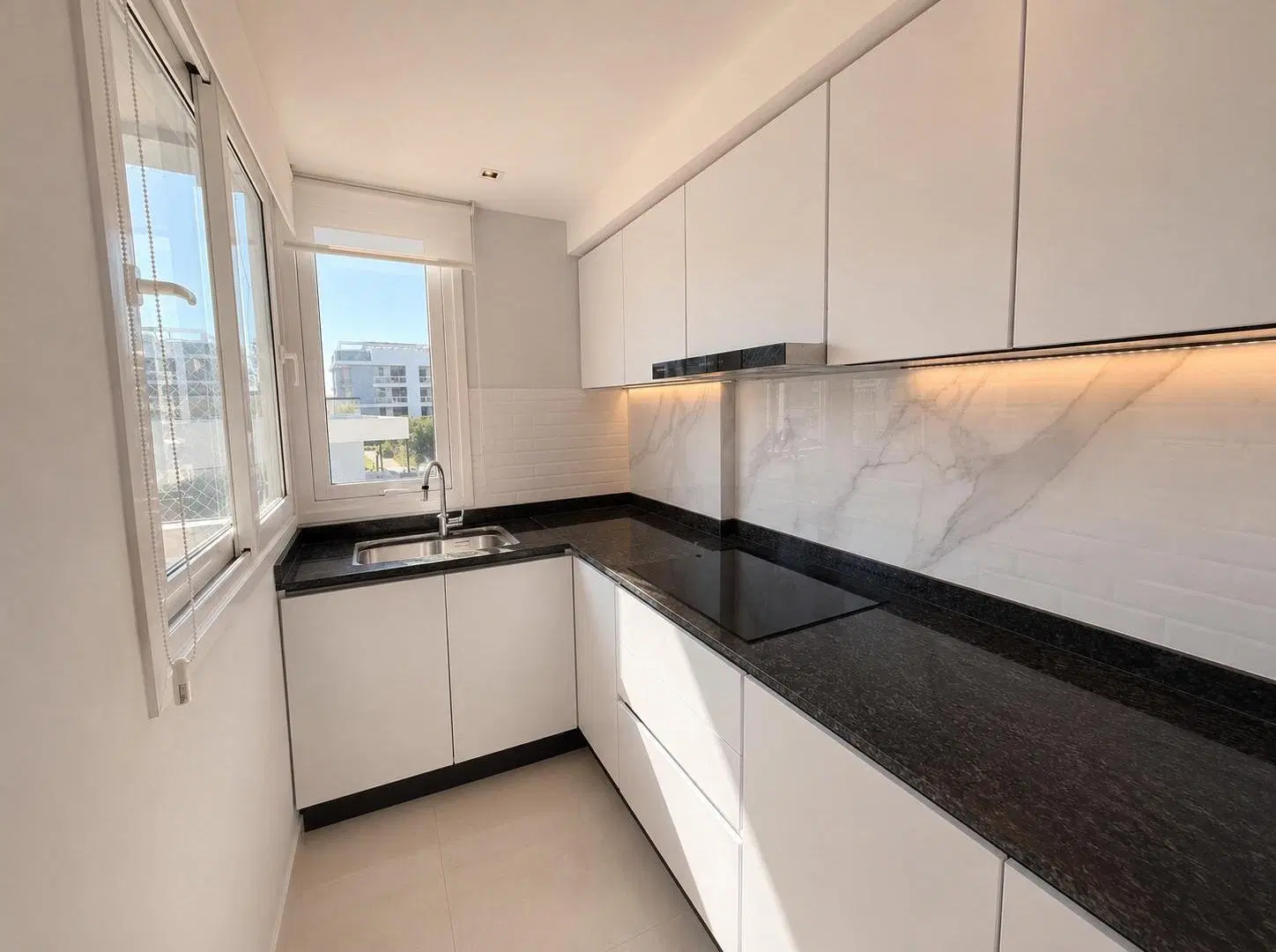 ALQUILER | 2 Dormitorios | Chateau Carreras | 2 Cocheras Balcón con Asador 3