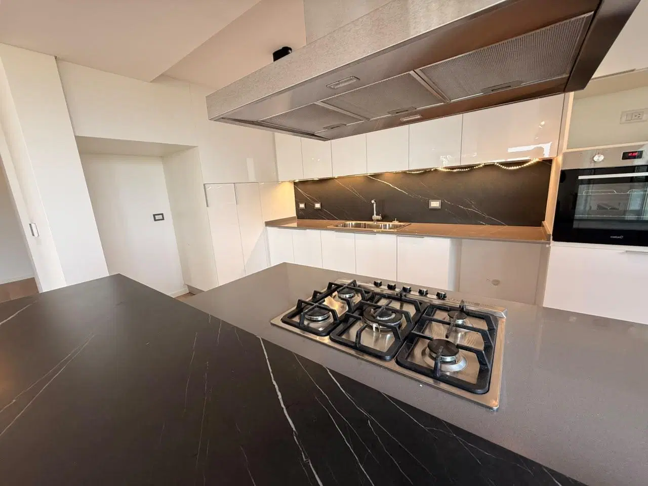 ALQUILER | 2 Dorm | Villa Belgrano | Dúplex con Terraza, Jacuzzi y 2 Cocheras | Amenities Premium 4